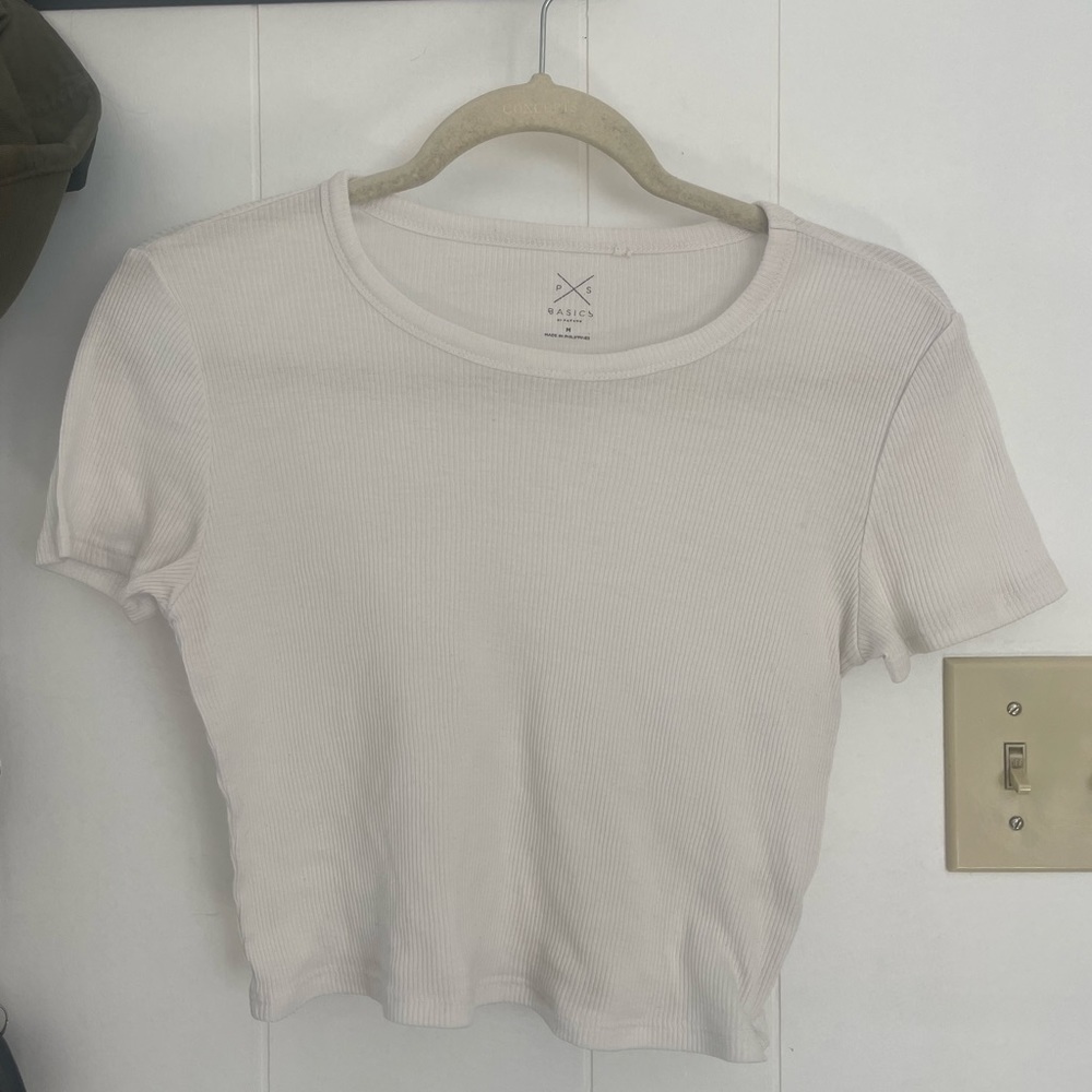 Cropped white t shirt